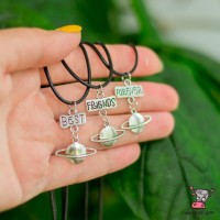 Кулон для троих друзей "Best Friends Forever. Сатурн на шнурках". Цена за набор